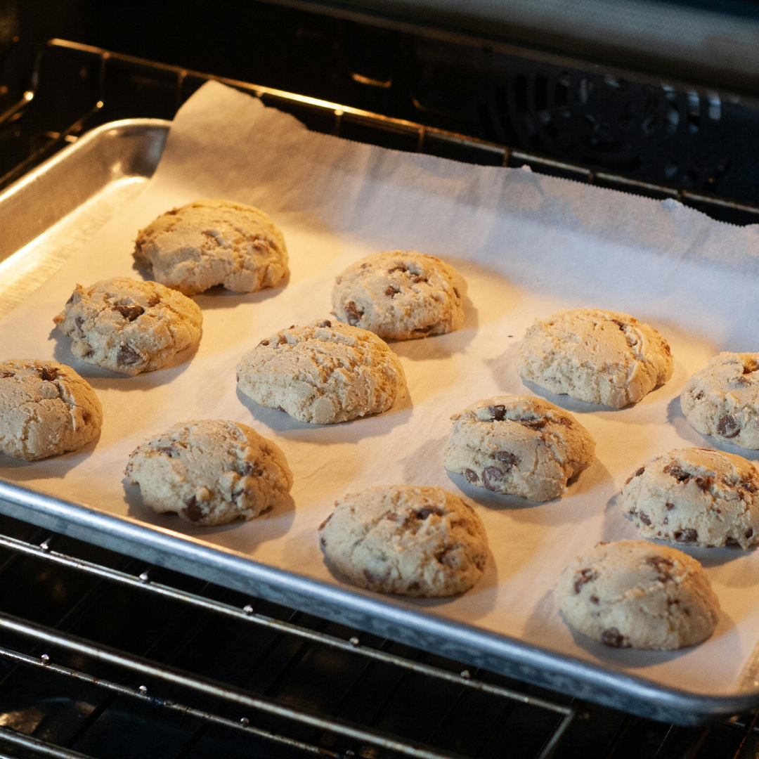 MACROMAX Cling Film 33m & Baking Paper 8m Value Pack | PVC-Free, Extra Sticky & Fireproof