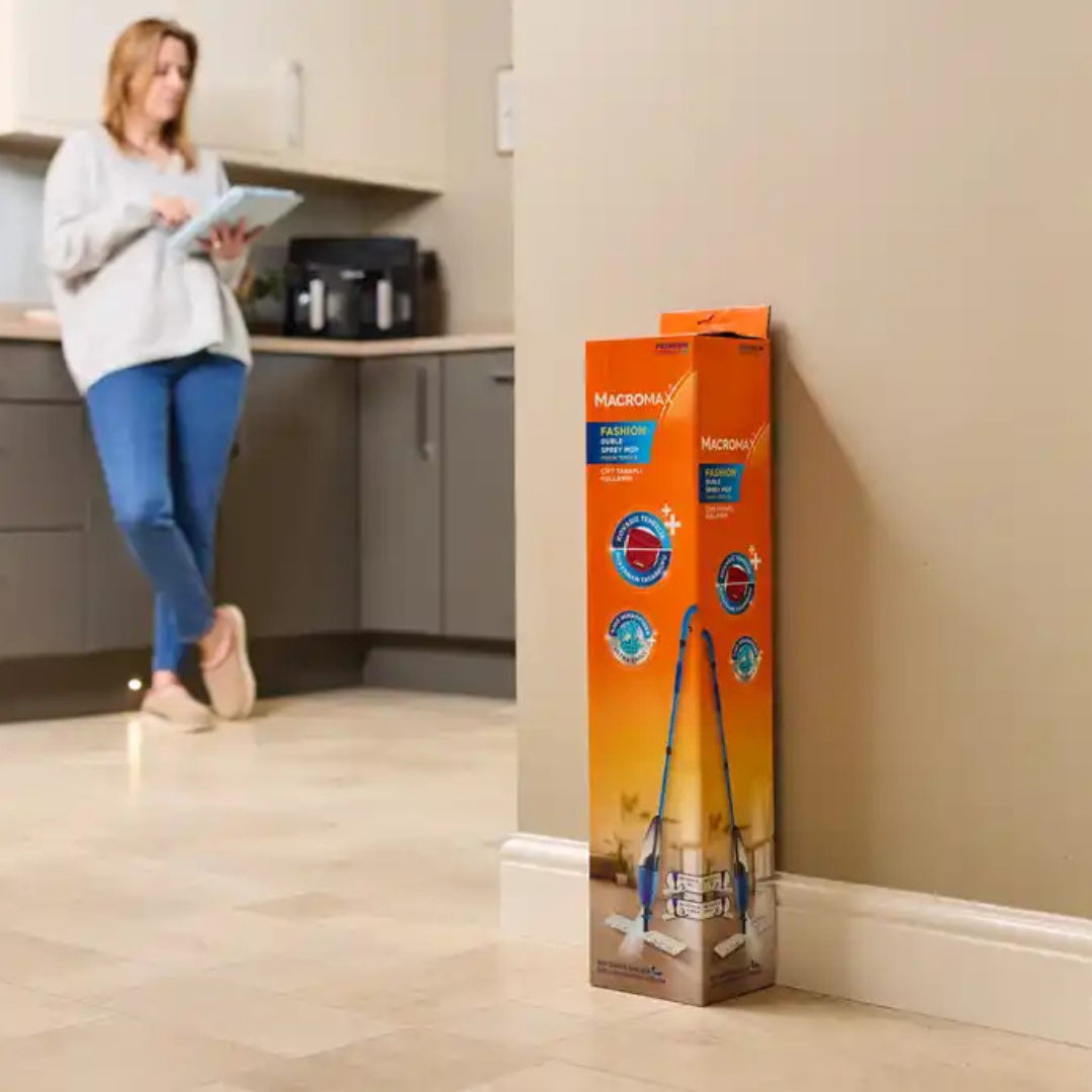 MACROMAX FASHION DOUBLE SPRAY MOP – 360° Swivel Head with 550ml Refillable Bottle and Washable Pads