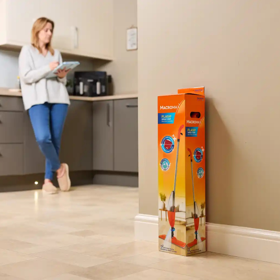 MACROMAX FLASH SPRAY MOP with 700ml Refillable Tank + MULTI SPRAY MOP REFILL – Bucket-Free Microfiber Floor Cleaning System