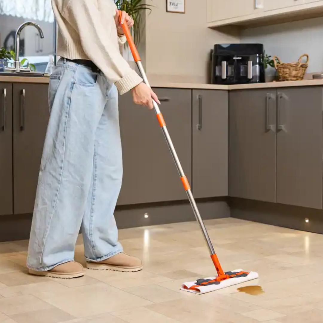 MACROMAX FAMOUS Cleaning System Flat Mop | 100% Microfiber | Wet & Dry Use